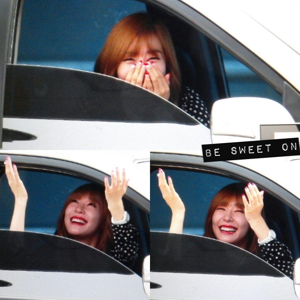 Một mẩu của bộ tam ca TaeTiSeo, Tiffany, xuất hiện lẻ phía sau.