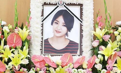 Fan Kpop chung tay vi uoc mo cuoi cung cua EunB qua co hinh anh