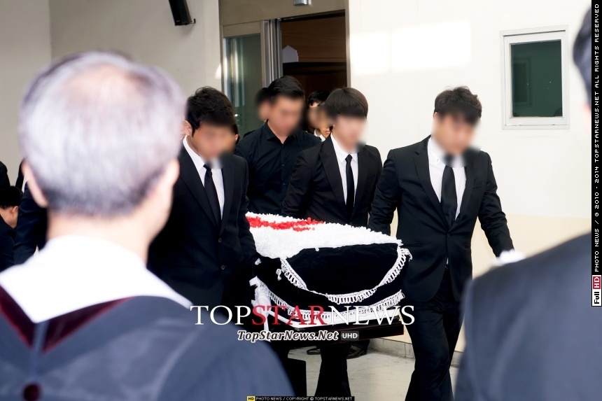 Sáng 5/9, đám tang của nữ ca sĩ xấu số EunB (Ladies’ Code) đã diễn ra tại nhà tang lễ bệnh viện Anam của Korea University. 