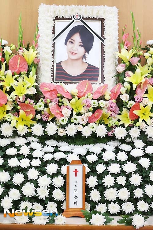 Fan vẫn chưa hết đau buồn sau khi đưa tiễn EunB ngày 5/9.
