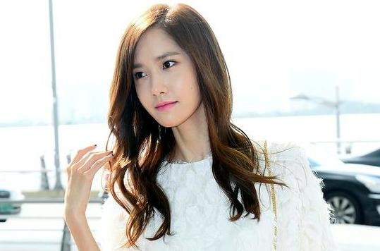 'Nu than' Yoona (SNSD) lo ve gay go bao dong hinh anh
