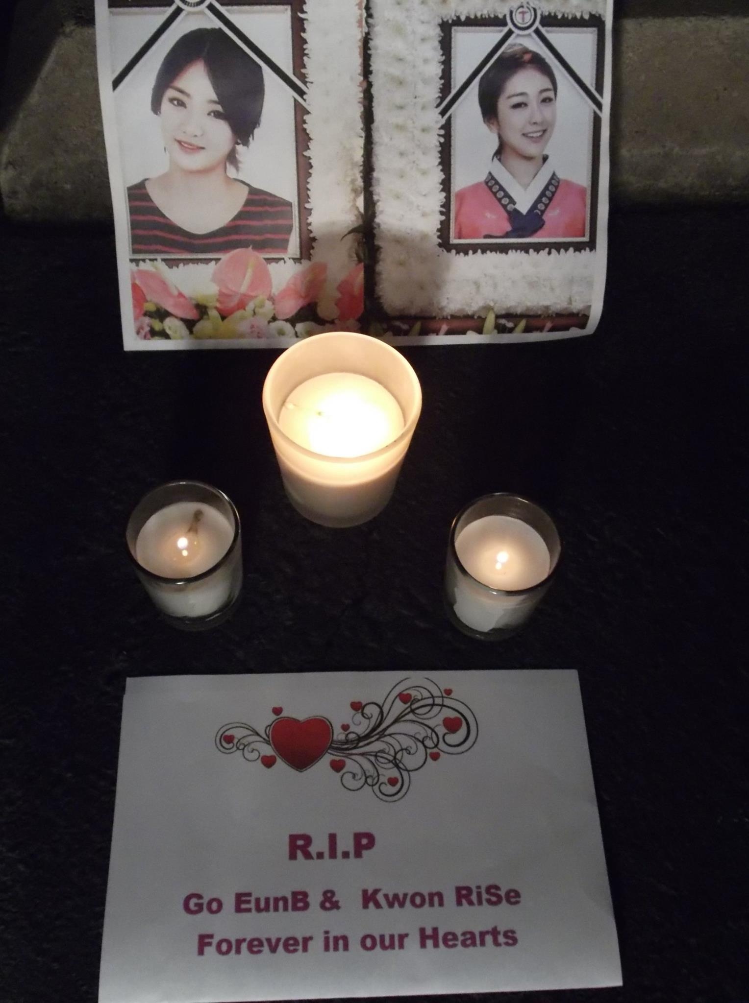 Một fan Hàn Quốc bày tỏ cảm giác sốc nặng khi nhận được tin về vụ tai nạn. Fan nữ cũng tự an 