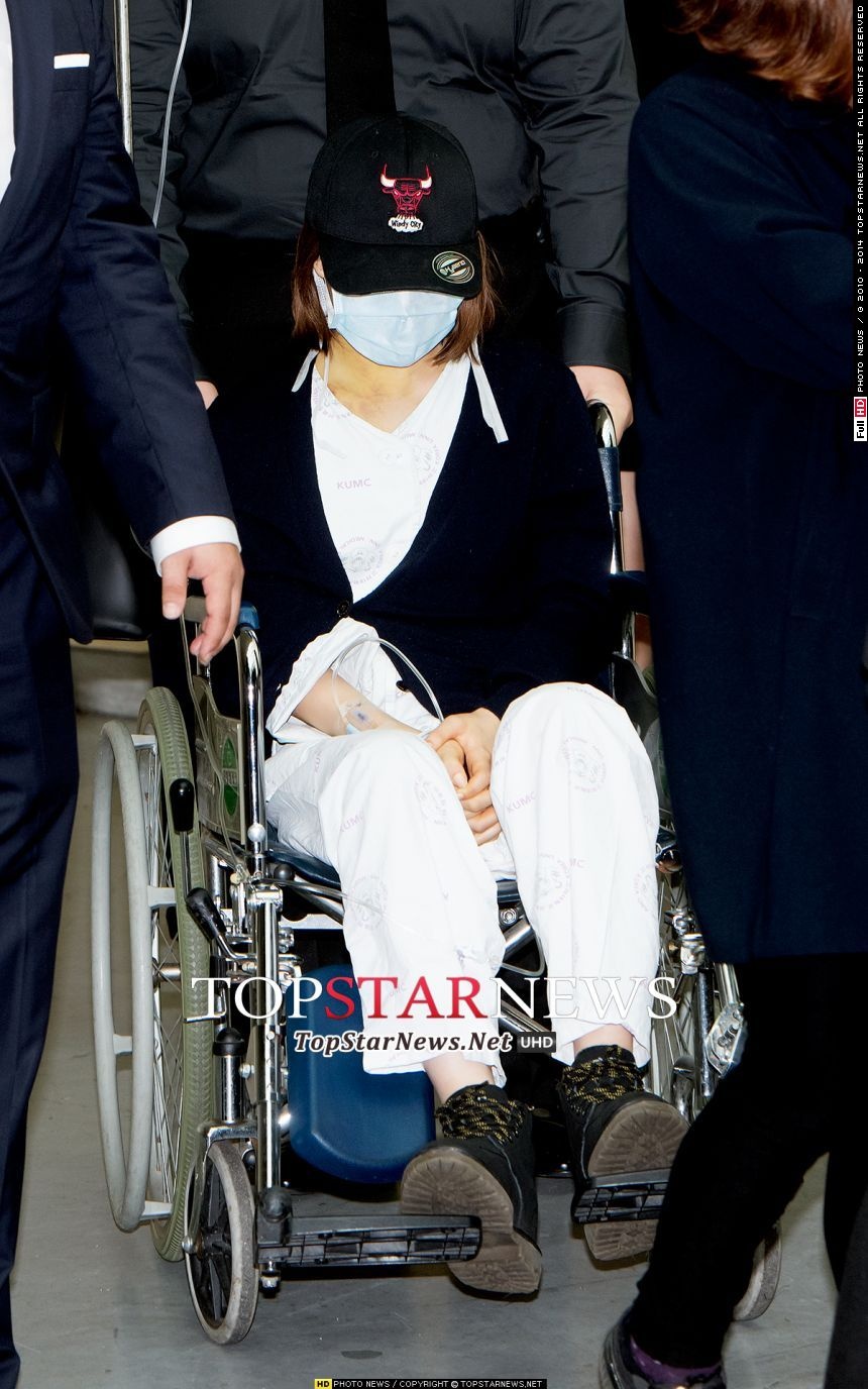 Đây là lần xuất hiện đầu tiên trước công chúng của Sojung sau tai nạn. 