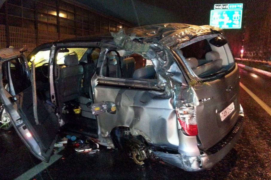 Tới nay, cảnh sát vẫn đang điều tra nguyên nhân gây ra tai nạn. Thông tin từ phía đơn vị cứu hỏa cho biết, RiSe và EunB đều ngất xỉu trong xe tại hiện trường, thay vì văng ra khỏi xe như nhiều người đồn đoán.