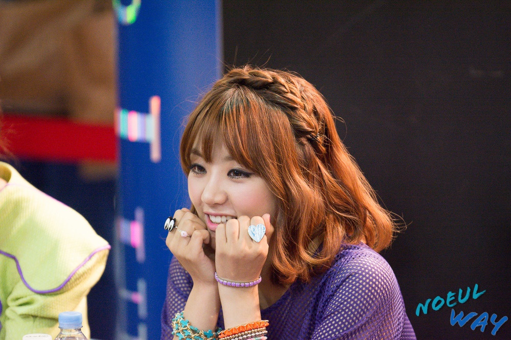 EunB (sinh năm 1992) thiệt mạng vào rạng sáng ngày 3/9 trong một vụ tai nạn giao thông, khi cô đang di chuyển từ Daegu về Seoul cùng các thành viên và người quản lý. 