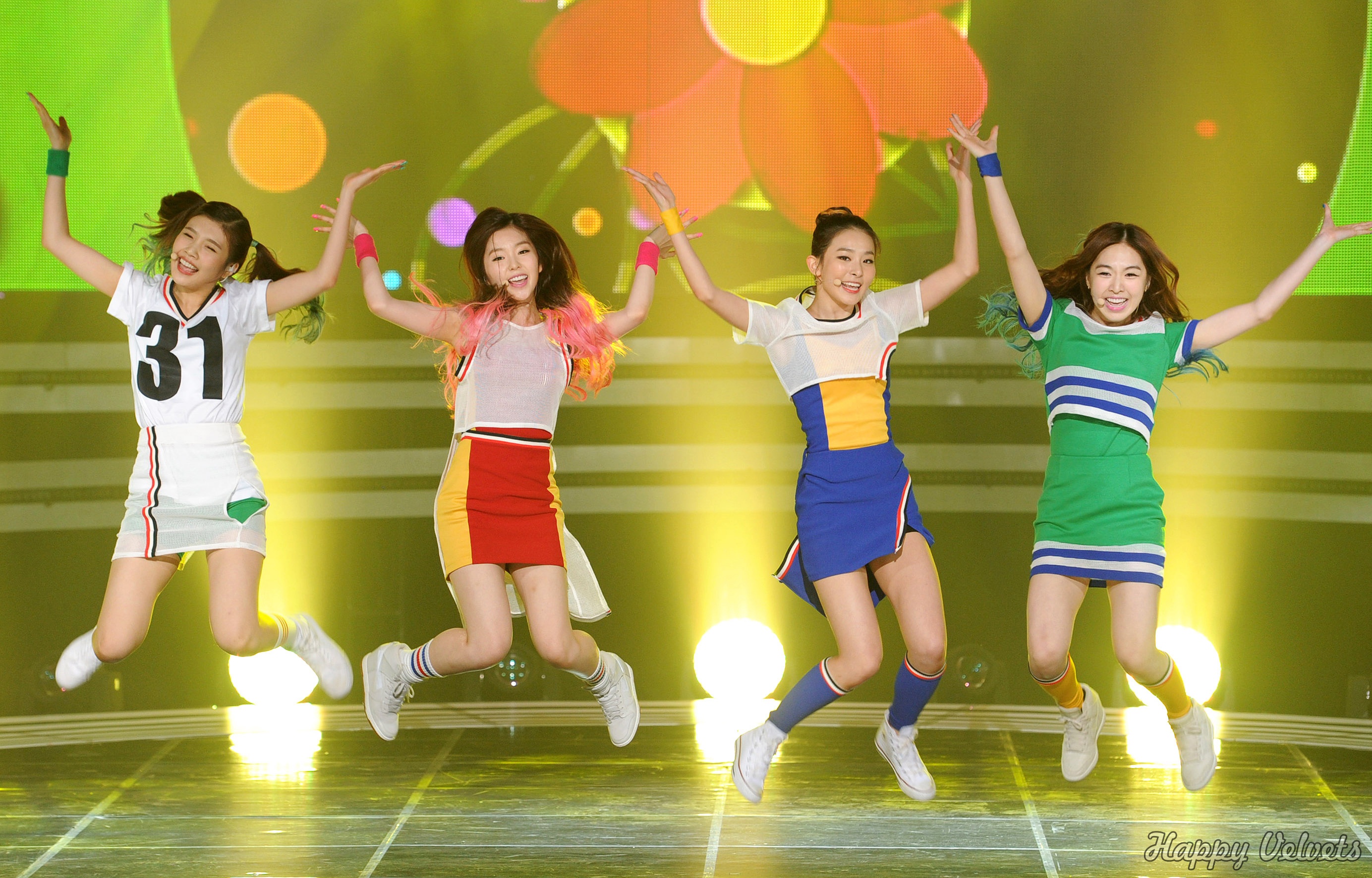 Red Velvet gồm (trừ trái qua) Joy,