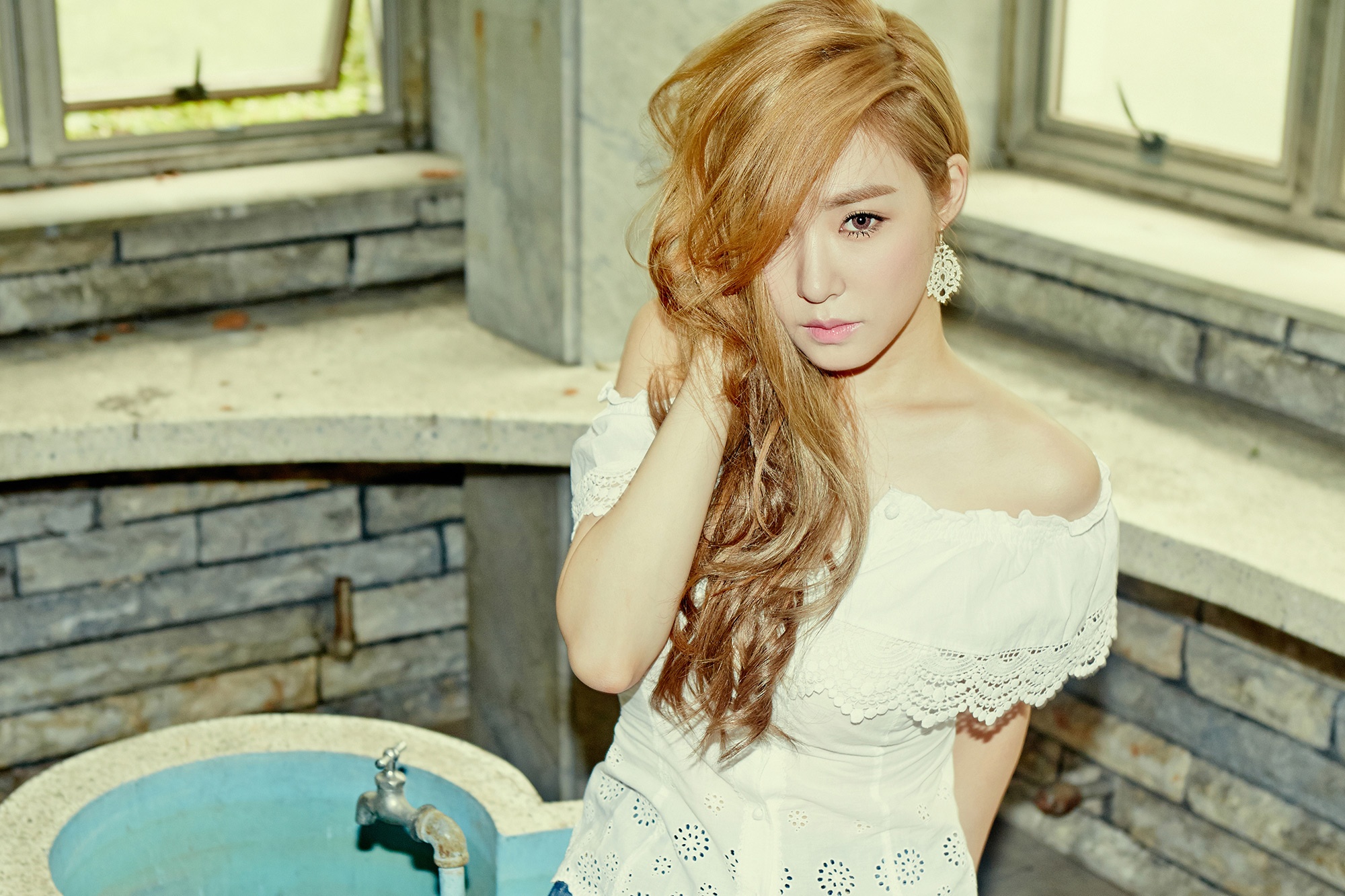 So với thời trang diêm dúa, sặc sỡ của Twinkle (2012),