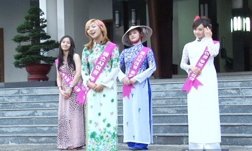 Nhung sao Han lang le du ngoan Viet Nam hinh anh