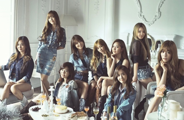 SNSD gia han hop dong, dap tat tin don tan ra hinh anh