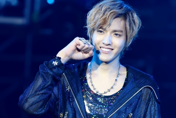 Fan Viet bo tien mua sao tren troi tang Kris (EXO) hinh anh