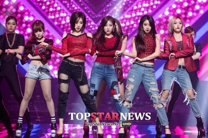 T-ara biểu diễn Sugar Free.