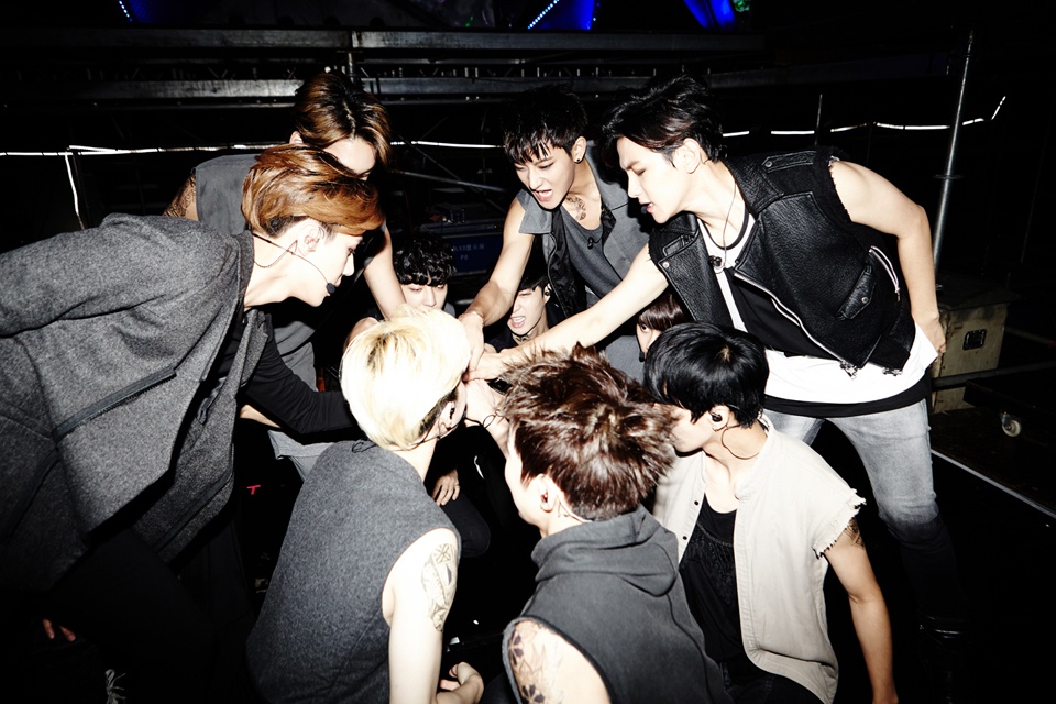 11 thành viên EXO đã hoàn thành gần 5 tháng đi tour tốt đẹp.