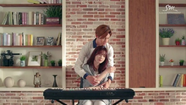 Đây là lần hợp tác hiếm hoi giữa sao nhà SM và YG.