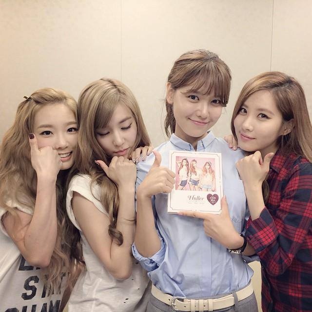 Sooyoung quảng bá Holler cho TaeTiSeo trên Instagram.
