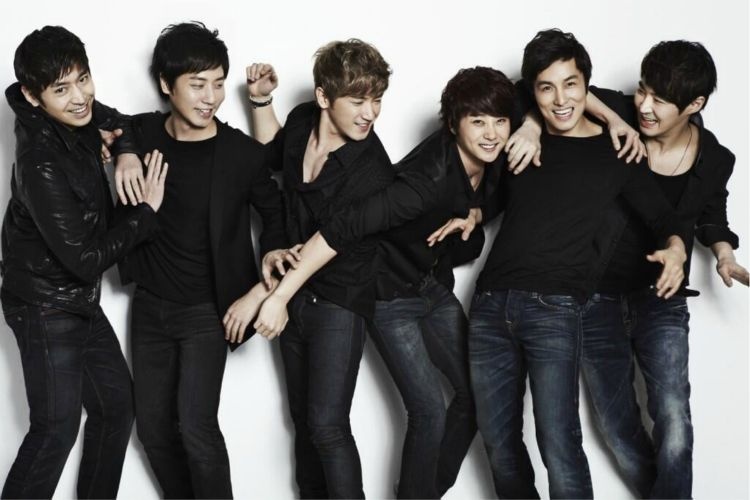 Shinhwa là nhóm nhạc thần tượng bền lâu nhất Kpop.