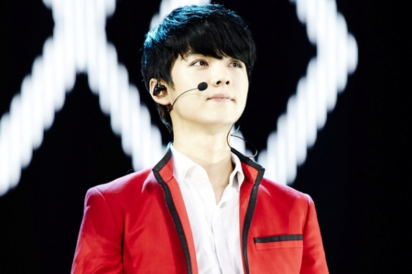 Luhan (EXO) khoi kien cong ty vi hop dong boc lot hinh anh