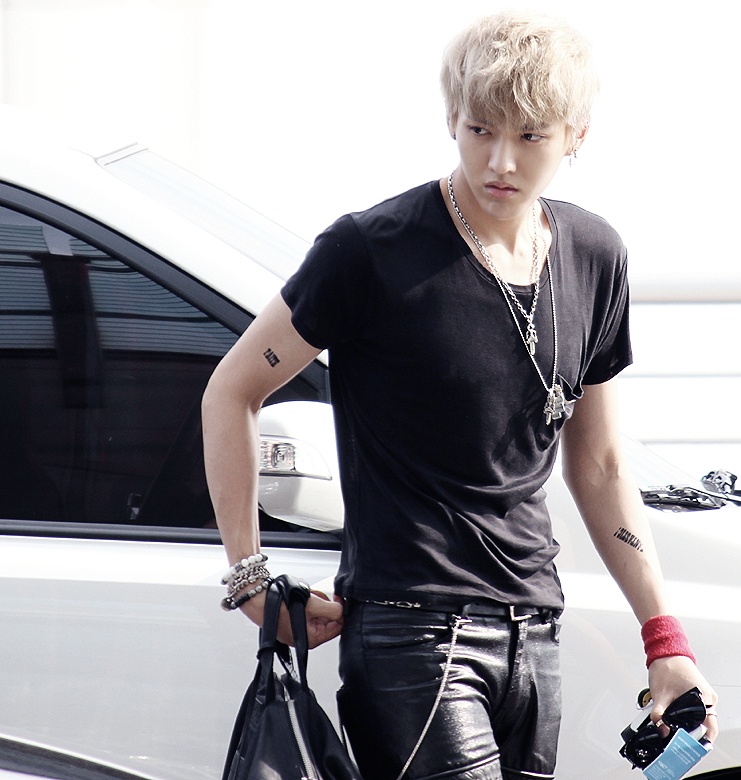 SM ám chỉ Luhan và Kris quay lưng lại với công ty sau khi nổi tiếng.