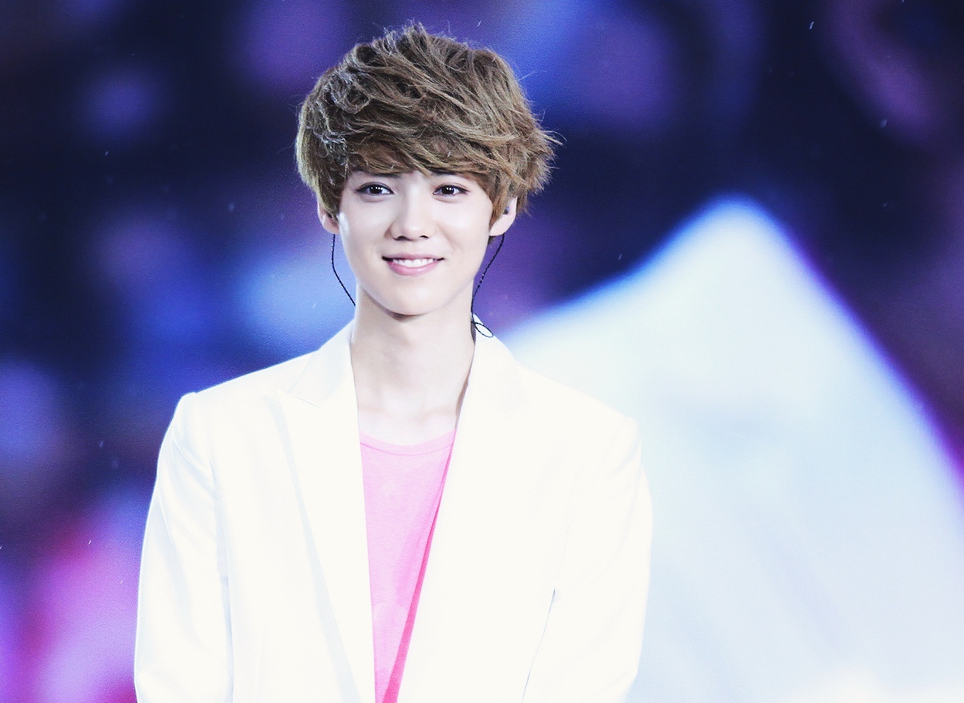 Sự ra đi của Luhan (EXO) cũng chẳng phải chuyện bí mật. Trước khi tin đồn được fansite Trung Quốc của Luhan lan truyền, kiểu dự đoán giấu tên đã được chia sẻ trên một số diễn đàn Hàn Quốc. Tin đồn cho biết thành viên E của một nhóm nhạc vắng mặt trong những buổi concert ở nước ngoài thời gian gần đây. Sự thật là anh ta đang chuẩn bị rời nhóm. Có lẽ anh ta khó thích ứng với đời sống ở Hàn Quốc vì là người nước ngoài.