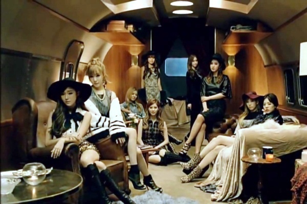 Divine (ver.2) - SNSD hinh anh