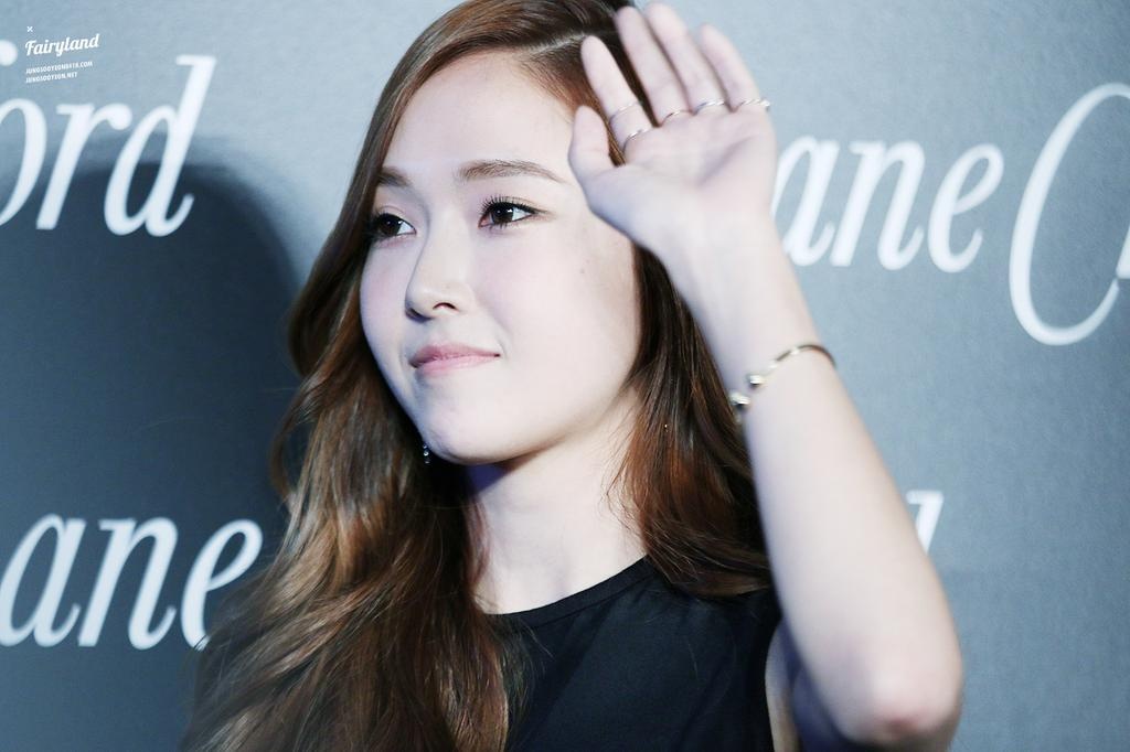 Rất đông fan tới cổ vũ cho Jessica.