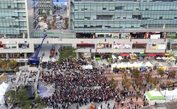 Lo thong gio sap giua man trinh dien cua 4minute (tu phut 2:26) hinh anh