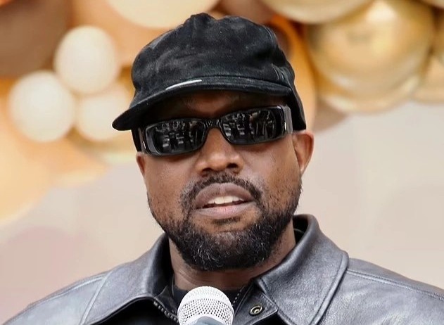 Luat su dong loat roi bo Kanye West hinh anh