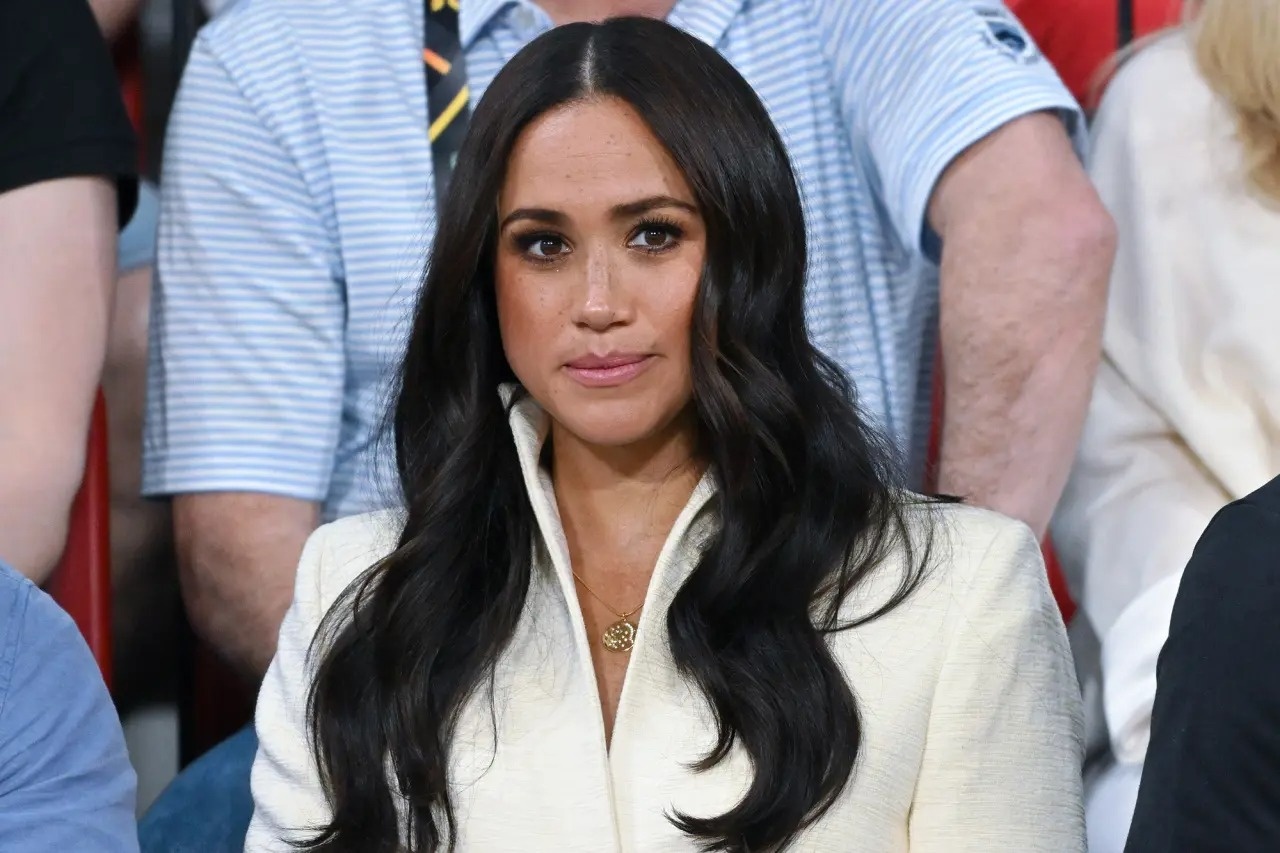 Meghan Markle lai ke xau Hoang gia Anh hinh anh