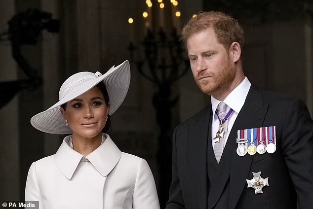 Meghan Markle bi goi la ngoi sao hang xoang hinh anh