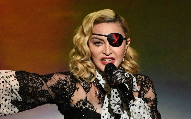 Madonna up mo minh la nguoi dong tinh hinh anh