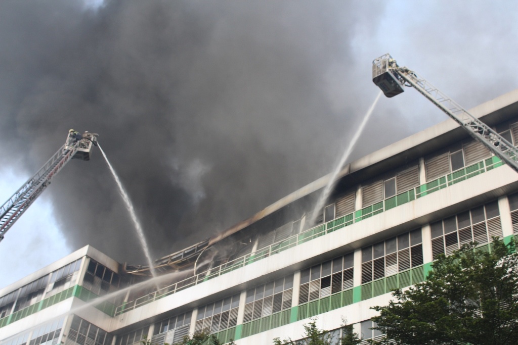 Can canh 6 gio vat lon voi bien lua cua cuu hoa Sai Gon hinh anh