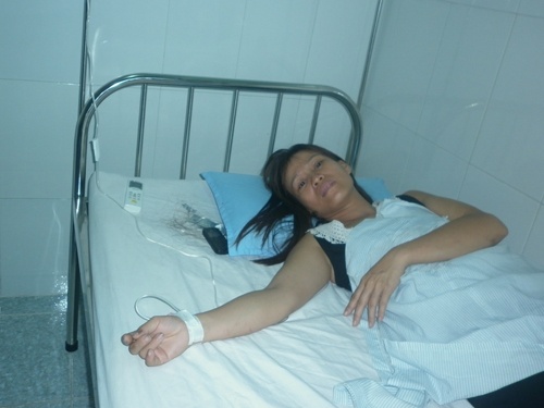 Bi be co ngat xiu vi kien ke “hai doi” con gai? hinh anh