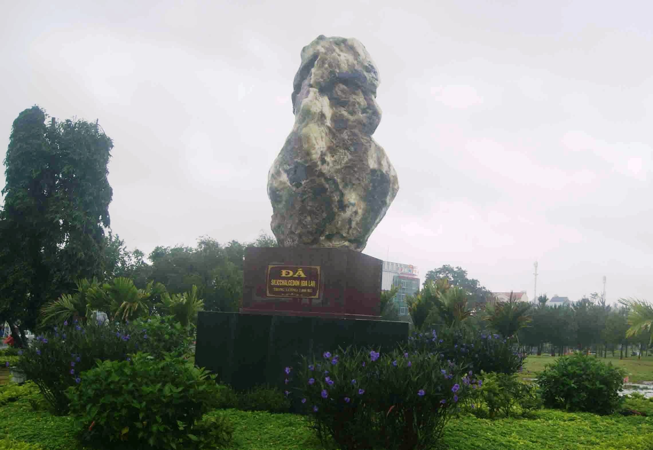 Hon da 'bi giam' hy huu o Gia Lai hinh anh