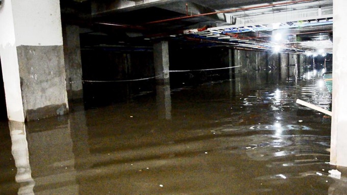 Tang ham chung cu bien thanh 'be boi' suot 4 ngay hinh anh