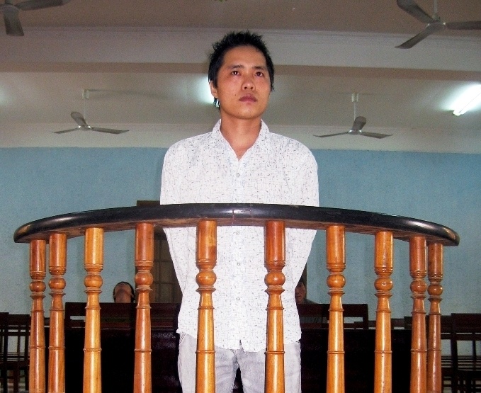 Benh vuc dong huong, dam vao co dong nghiep hinh anh