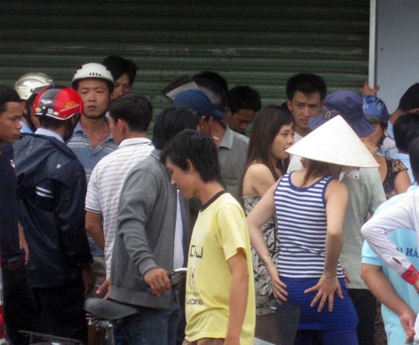 Tieng keu cuu cua nguoi chi bi ten cuong yeu sat hai hinh anh