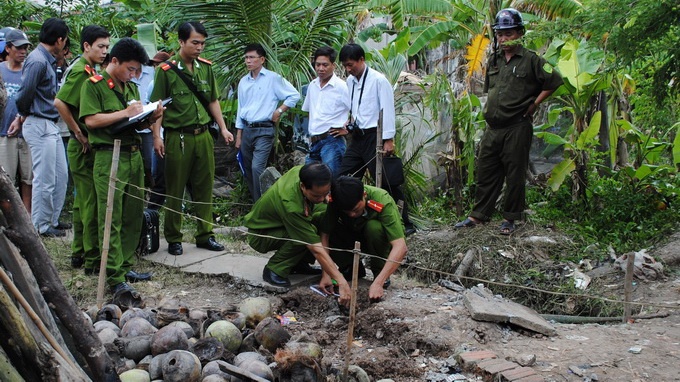 Tieng no tu long dat day be 8 tuoi xa hang chuc met hinh anh