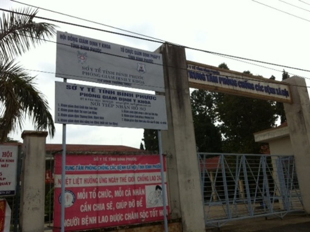 Pha ket sat, trom 100 trieu dong tai phong giam dinh y khoa hinh anh