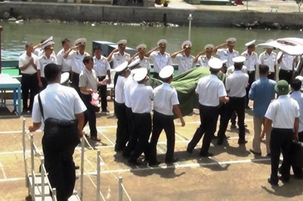 Truy phong trung uy cho chien si hi sinh o Truong Sa hinh anh