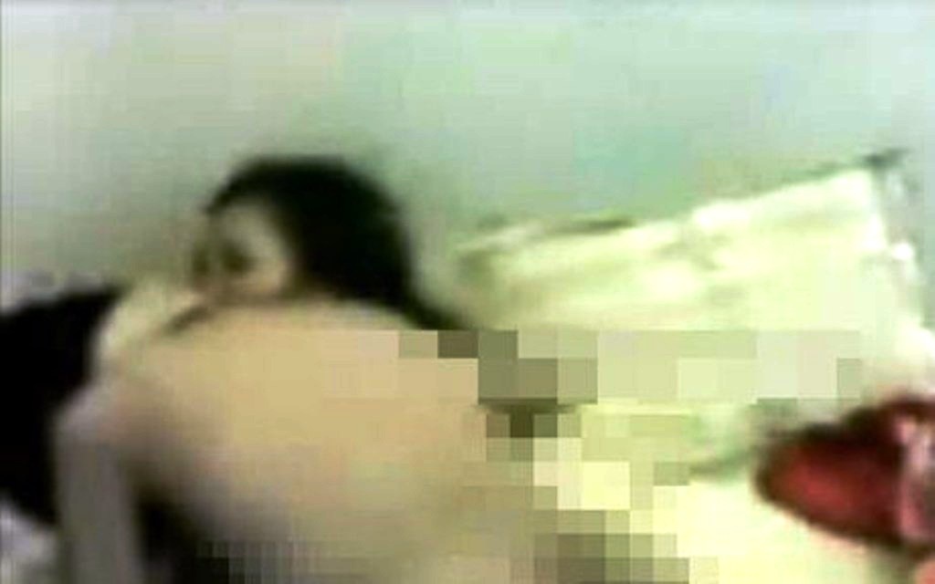 Gioi tre thich 'chia vui' clip sex tren dien thoai hinh anh