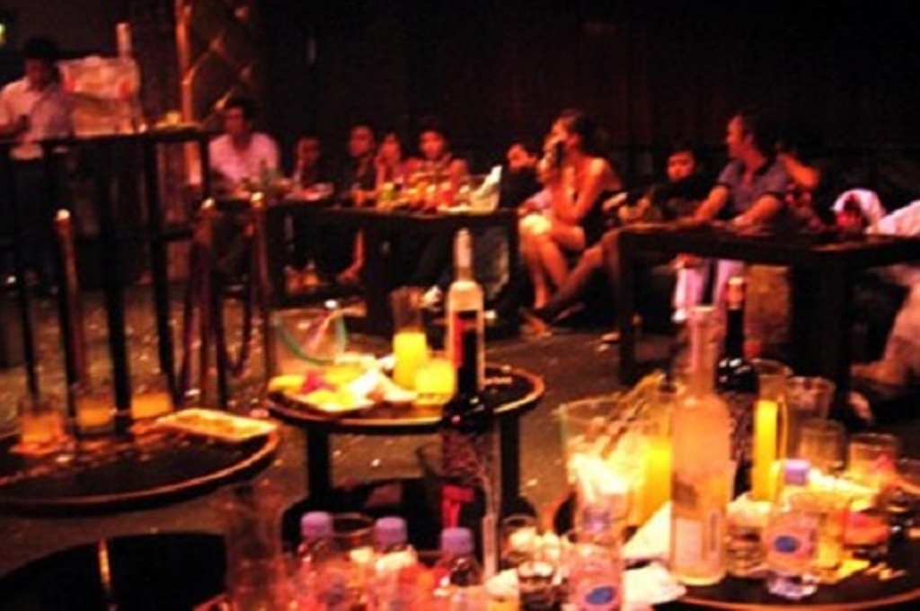 Nam, nu tim 'tinh mot dem' de... giai xui hinh anh