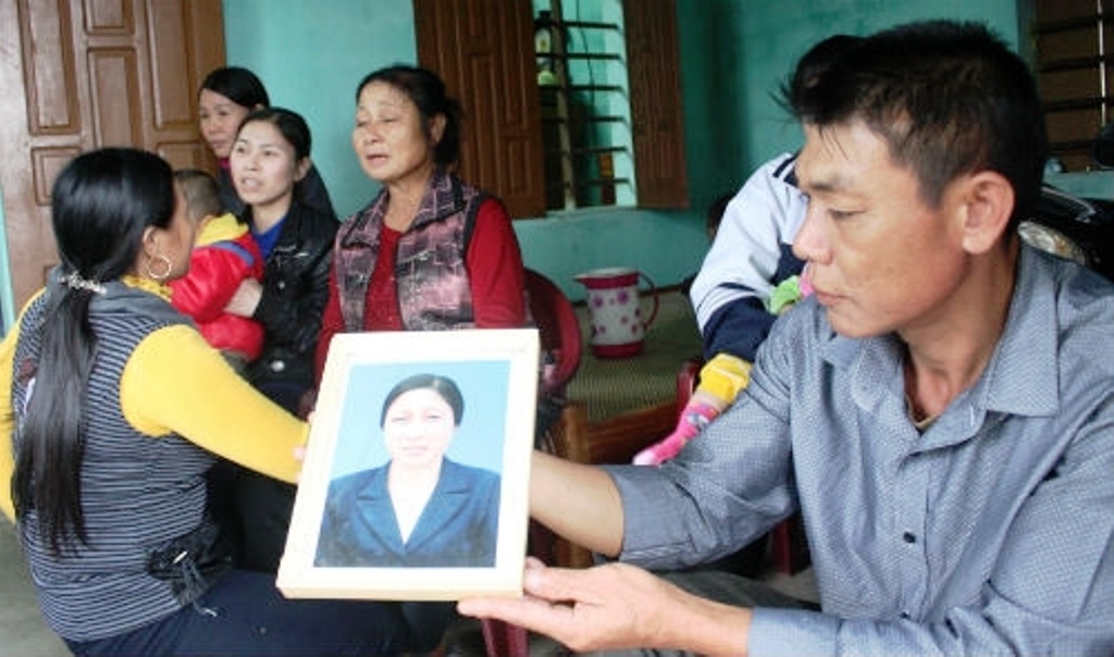 Chuyen nguoi dan ba tro ve sau 17 nam 'len ban tho' hinh anh