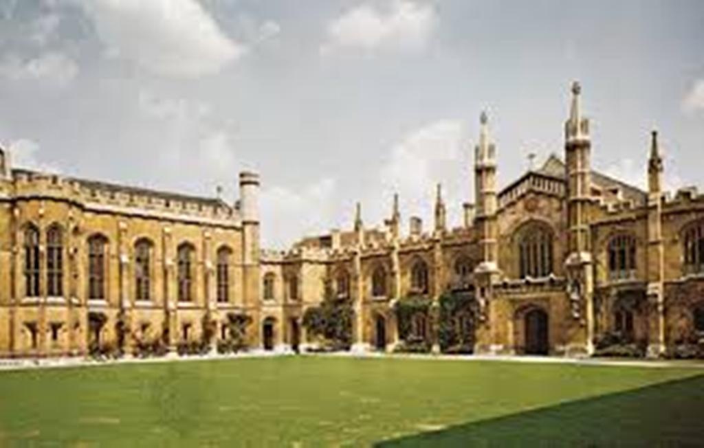 Thu trinh voi bang cau hoi kho cua DH Cambridge hinh anh