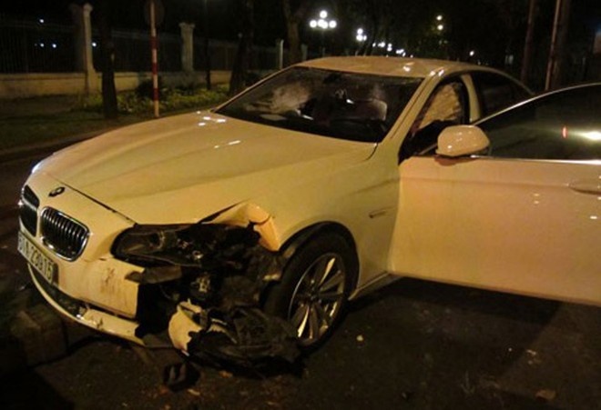 Lai BMW tien ty gay tai nan, sieu mau Hoang Yen bi phat hinh anh