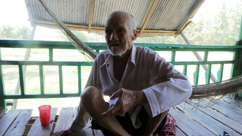 Cu gia bi cuop 25 luong vang… doi di xin tiep hinh anh