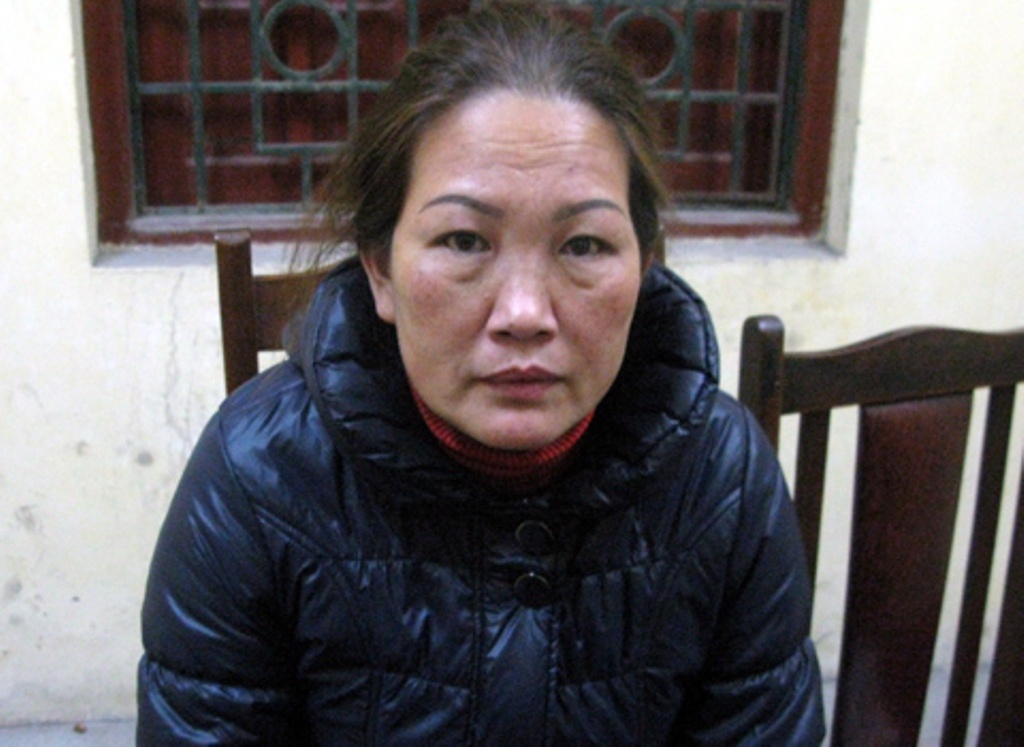 Nang dau trao do la gia, lay gan 1 ty dong cua bo chong hinh anh
