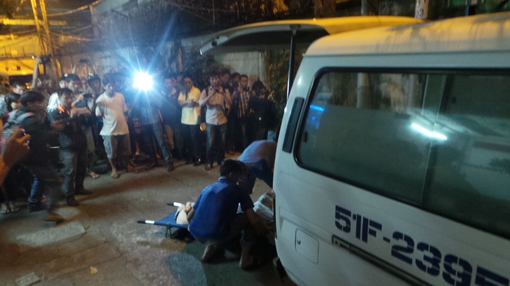 Bon sinh vien chet trong phong tro co the do che tao phao hinh anh