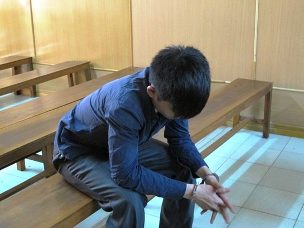 Nu sinh bi mat doi con gai, me yeu cau boi thuong 50 trieu hinh anh