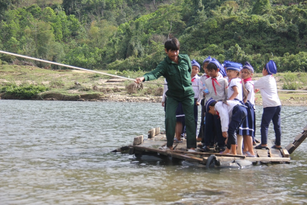 Lang di be bang day nguy hiem tai Quang Ngai hinh anh