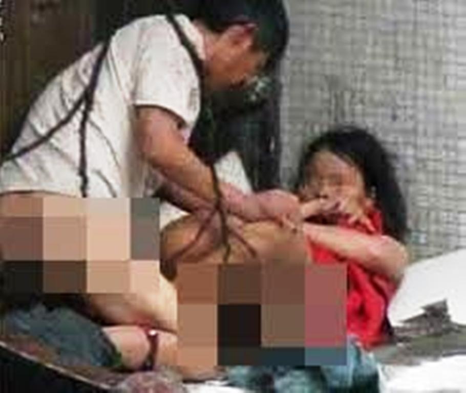 Bat 'ong ngoai' va nguoi cau ho doi bai hinh anh