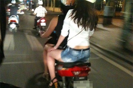 Truy tim ke rach mong nu sinh hinh anh